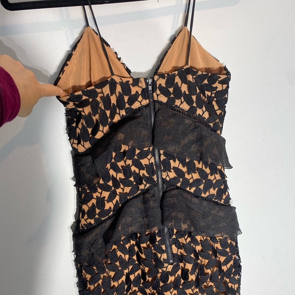 Gorgeous Lace Gown**Small $348 - Picture 7 of 8